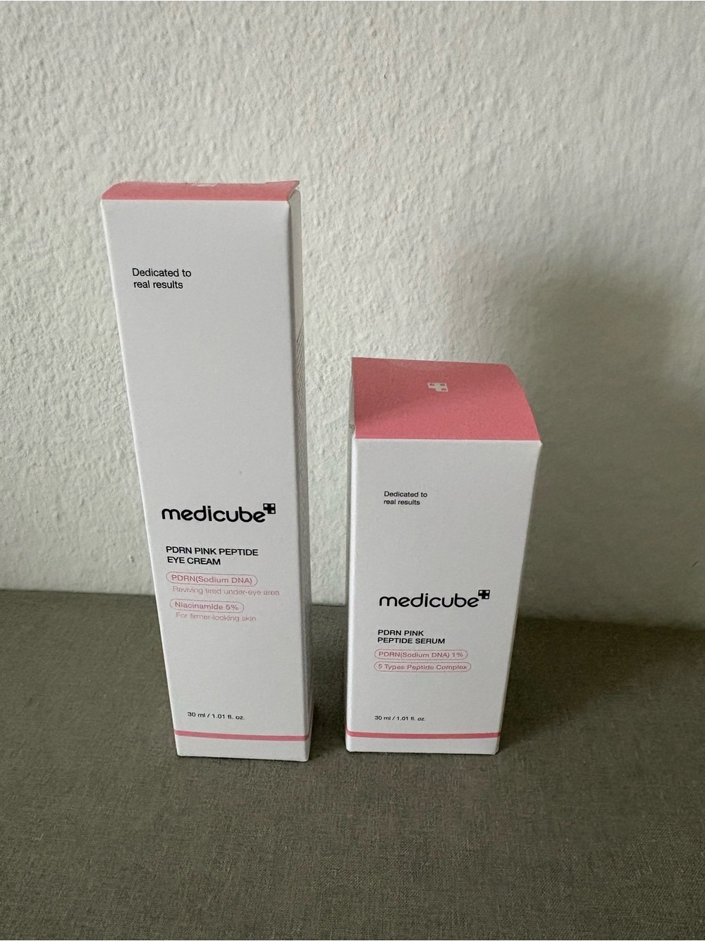 Medicube PDRN Pink Peptide Eye Cream - Pink